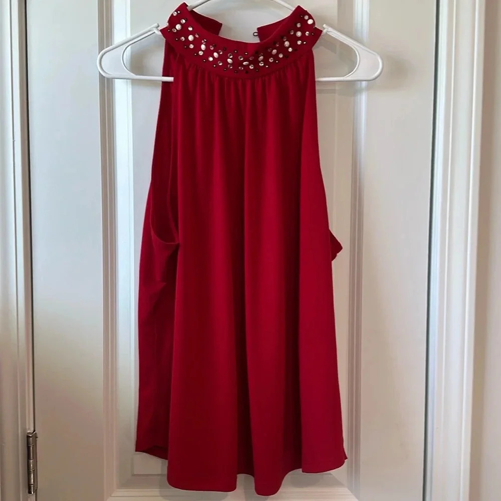 Women’s sleeveless top